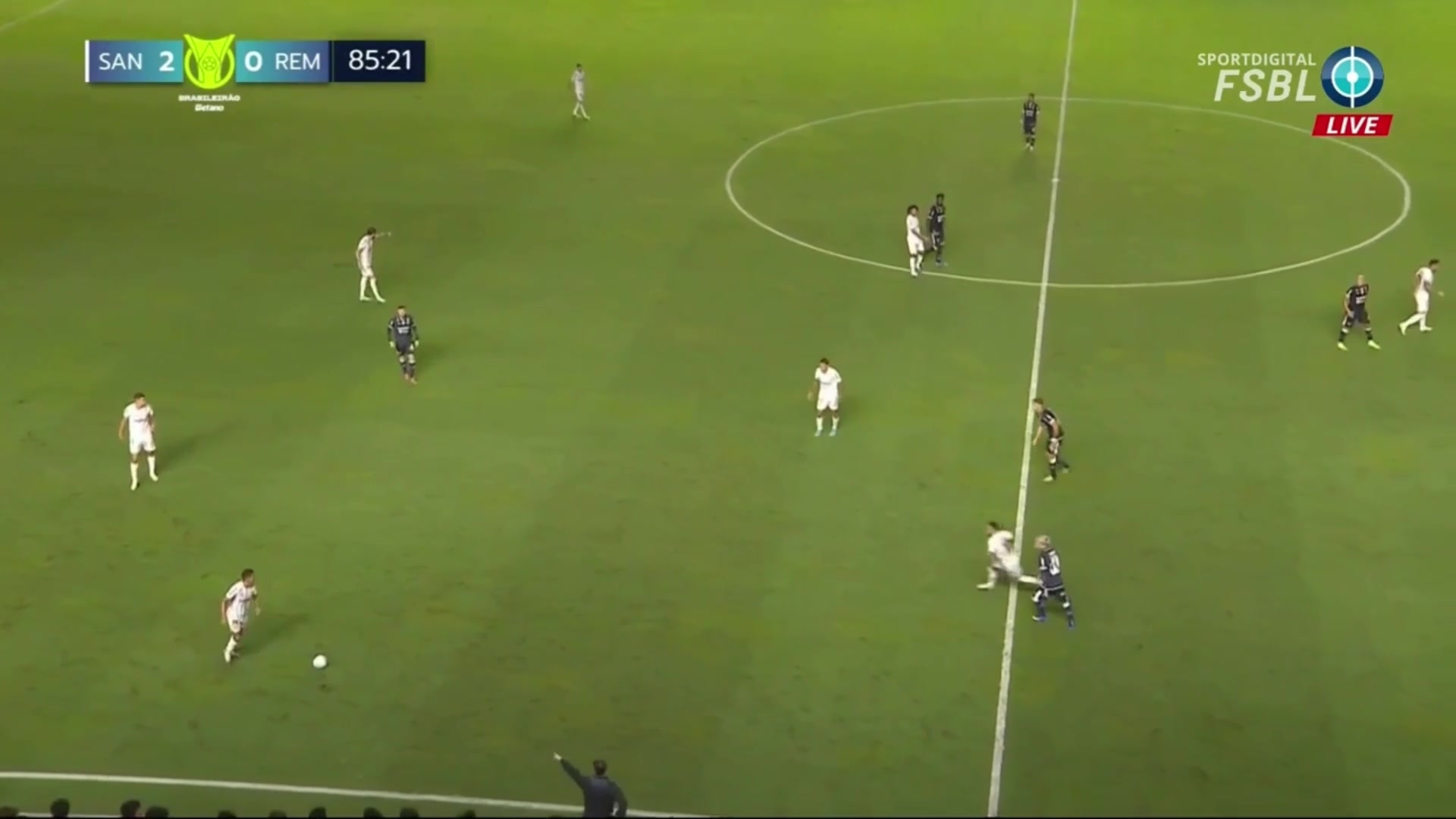 球速体育-火气大！内马尔被放倒后与对手冲突染黄，停赛缺战弗拉门戈